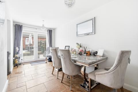 4 bedroom terraced house for sale, Kitten Close, Suffolk CB9
