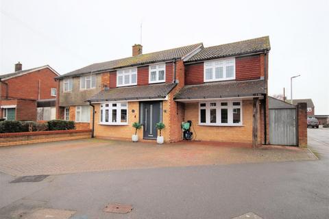 5 bedroom semi-detached house for sale, Manor Road, Toddington, Dunstable