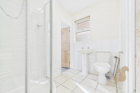 3 bedroom end of terrace house for sale, Station Road, Brightlinsea