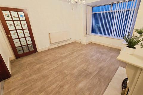 3 bedroom semi-detached house to rent, Dingle Road, Skelmersdale WN8