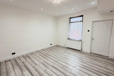 3 bedroom terraced house to rent, Elm Terrace, Stanley DH9