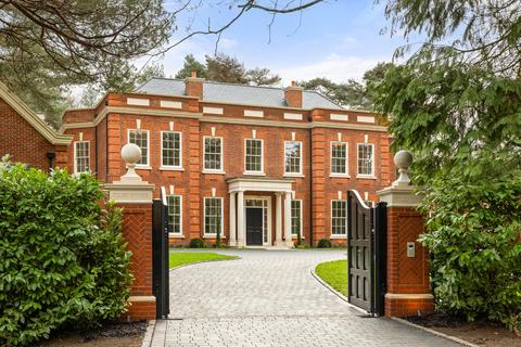 5 bedroom detached house for sale, East Road, Weybridge, Surrey KT13