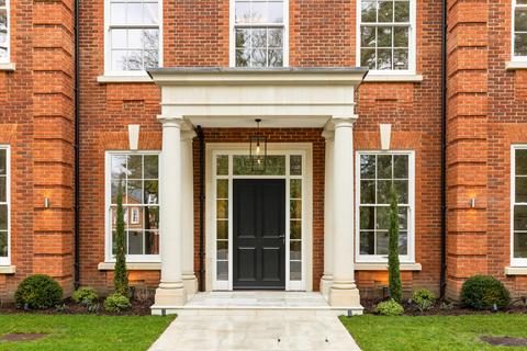 5 bedroom detached house for sale, East Road, Weybridge, Surrey KT13