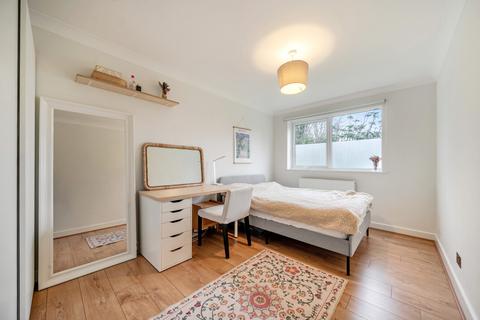 2 bedroom flat for sale, Bromley Road, Beckenham, Kent, BR3