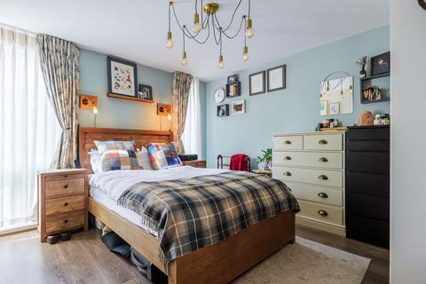 2 bedroom flat to rent, Freeman House, George Mathers Road, SE11