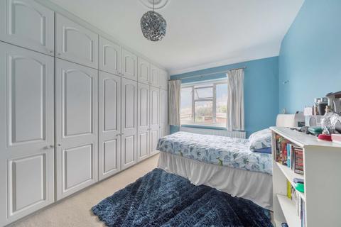 4 bedroom semi-detached house for sale, Oldfields Circus, Northolt, Middlesex