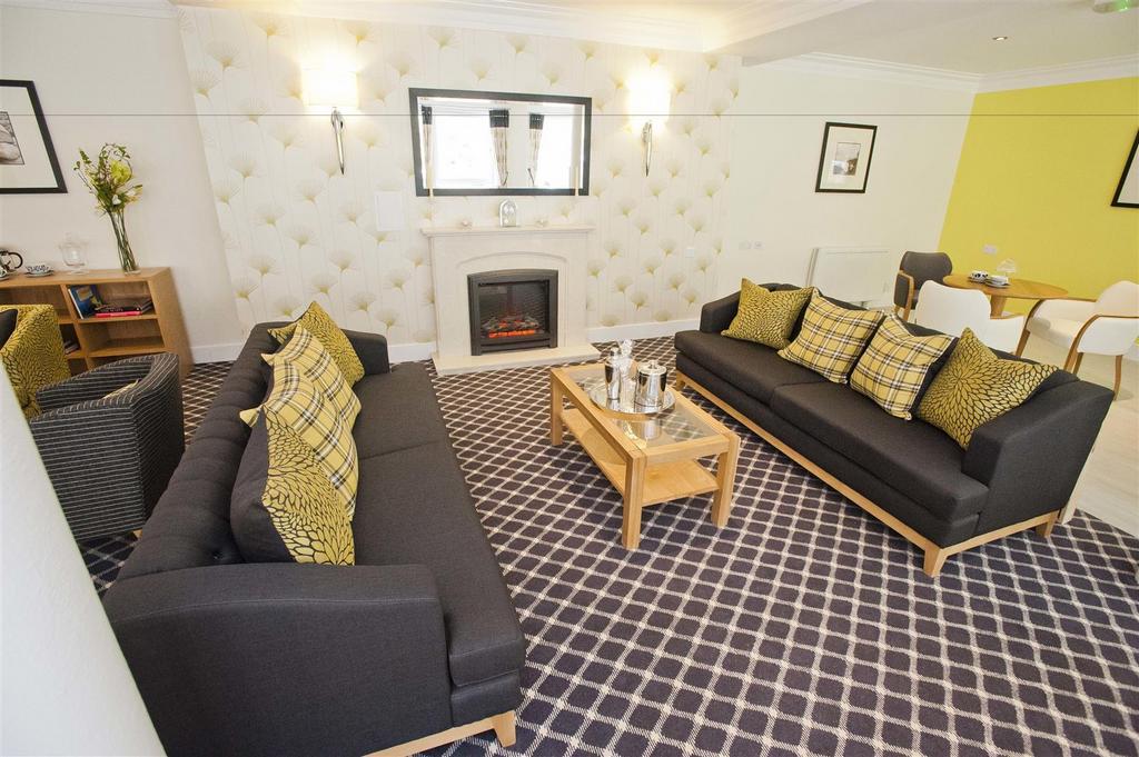 Lounge 3.jpg