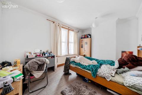 3 bedroom terraced house to rent, Dewe Road, East Sussex BN2