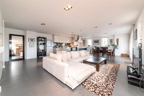 3 bedroom apartment for sale, Wharf Road, London, N1