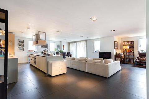 3 bedroom apartment for sale, Wharf Road, London, N1