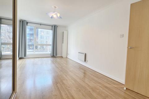 2 bedroom flat to rent, Boardwalk Place, London E14