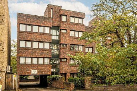 2 bedroom flat for sale, Brighton Road, Surbiton KT6