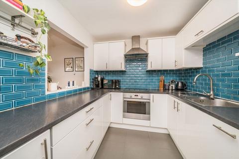 2 bedroom flat for sale, Brighton Road, Surbiton KT6