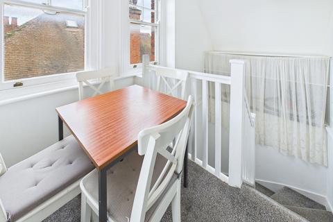 1 bedroom in a house share to rent, Manorcrofts Road, Egham, TW20