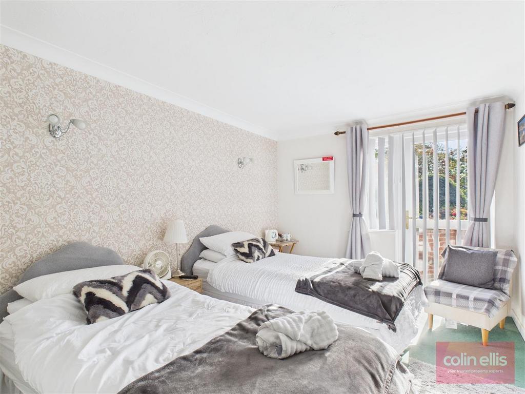 Guest Room.jpg