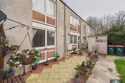 2 bedroom flat for sale, Warnham Road, Crawley RH10