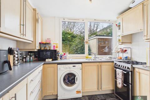 2 bedroom flat for sale, Warnham Road, Crawley RH10