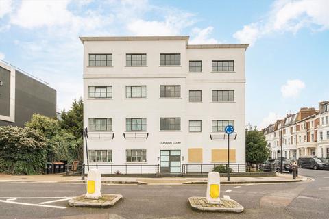 2 bedroom flat to rent, Sinclair Gardens, London W14