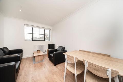 2 bedroom flat to rent, Sinclair Gardens, London W14
