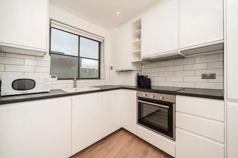 2 bedroom flat to rent, Sinclair Gardens, London W14