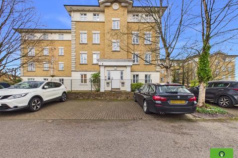 2 bedroom flat for sale, Monkwood Close, Romford RM1