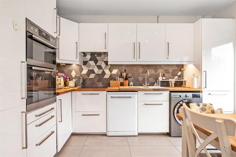 3 bedroom terraced house for sale, Biddulph Road, South Croydon CR2