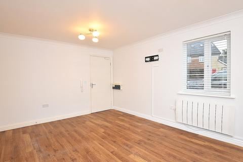 1 bedroom apartment for sale, Pines Close, Wincanton, Somerset, BA9