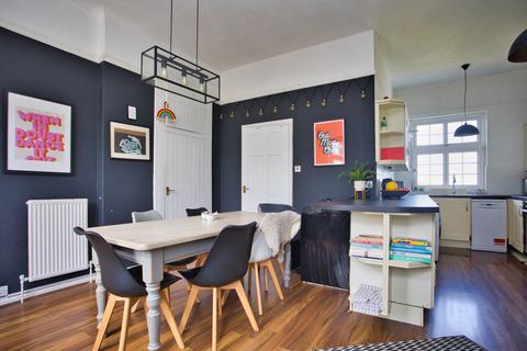 3 bedroom flat for sale, Walmer Castle Road, Walmer, Deal, Kent, CT14