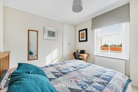 2 bedroom flat for sale, Queens Club Gardens, W14