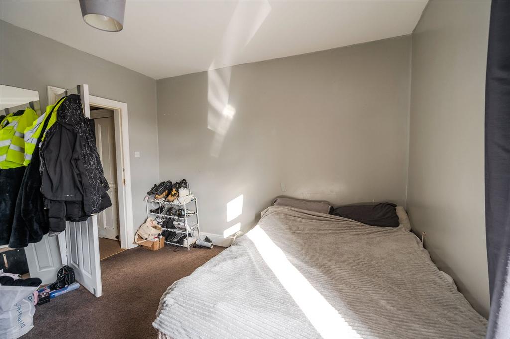 Bedroom 1 (2)