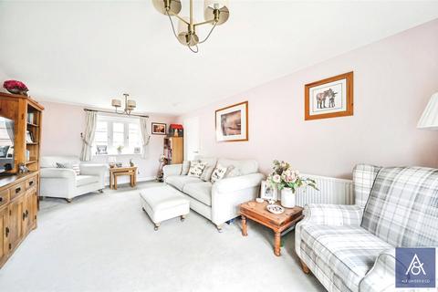 4 bedroom detached house for sale, Flanders Way, Northamptonshire NN13