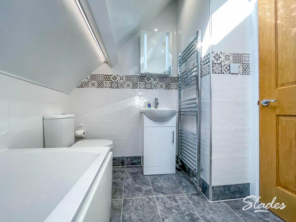 41b Stour bathroom 2
