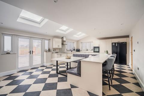 3 bedroom semi-detached house for sale, Chester Road, Knutsford WA16