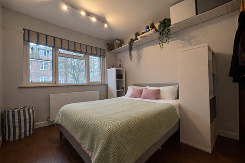 3 bedroom flat to rent, Grove Road, London SW13
