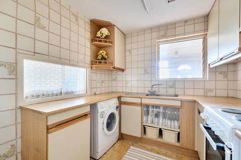 2 bedroom bungalow for sale, Stanhope Avenue, Sittingbourne, Kent, ME10