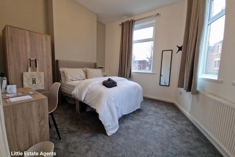 1 bedroom apartment to rent, Cooper Street, St. Helens, WA10