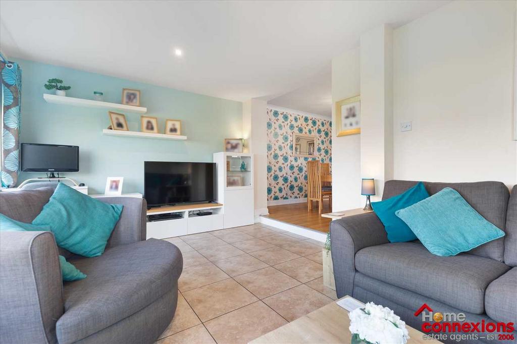 Family Room (3)