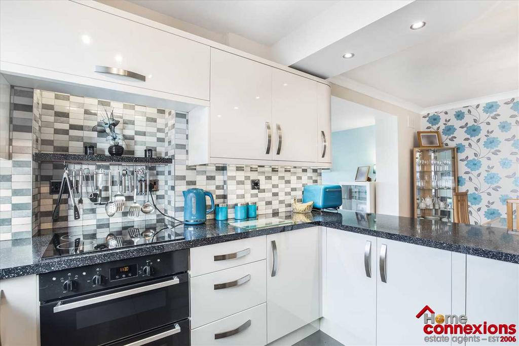 Kitchen Area (3)