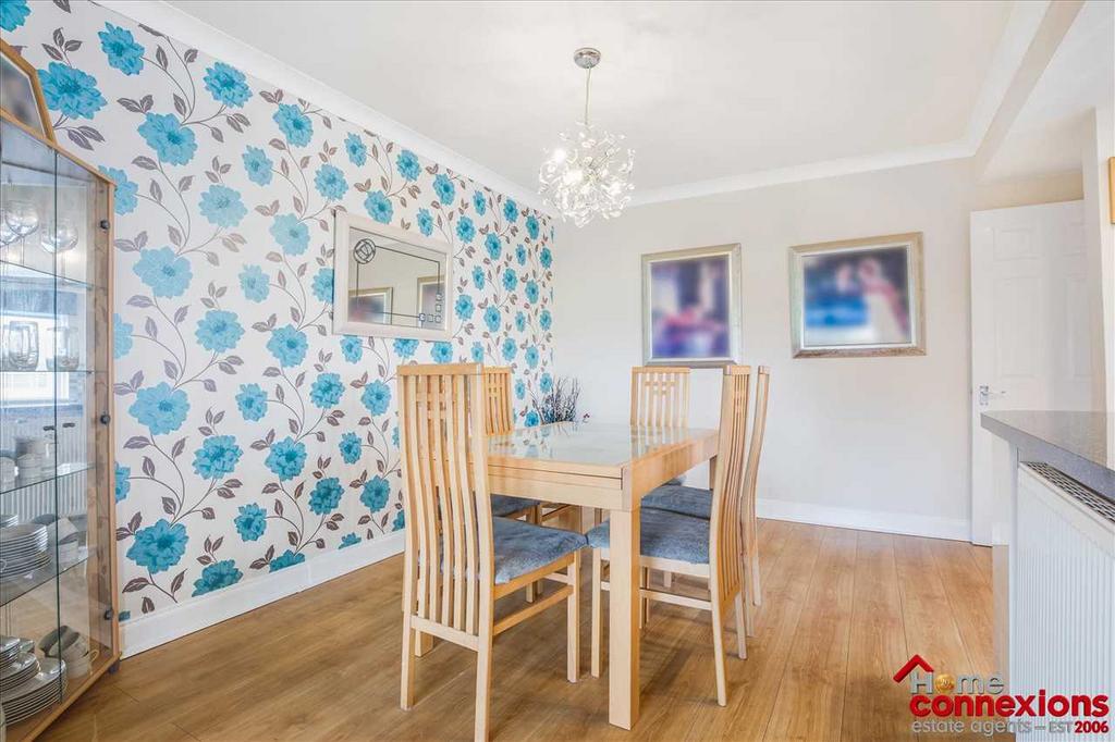 Dining Area (2)
