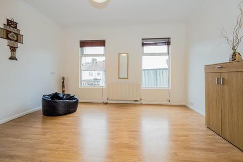 1 bedroom flat for sale, New Barn Street, London, E13