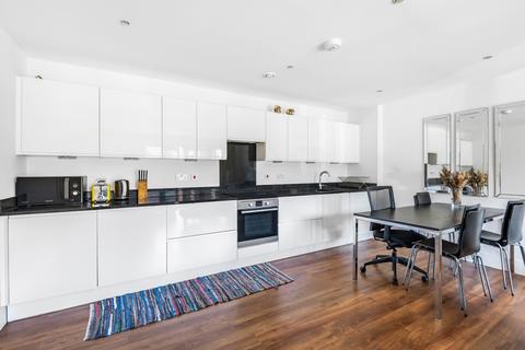 2 bedroom flat to rent, 100 George Row, London, SE16