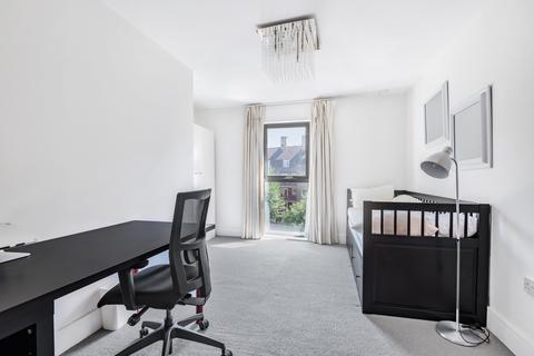 2 bedroom flat to rent, 100 George Row, London, SE16