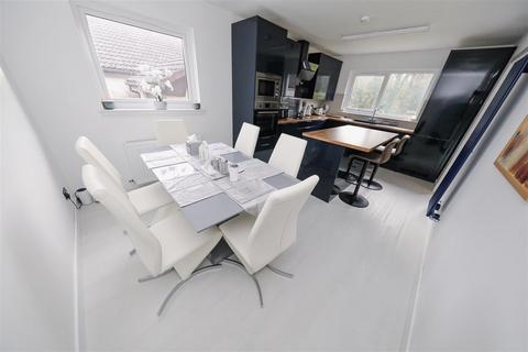 3 bedroom detached bungalow for sale, John Knox Gardens, Glenrothes