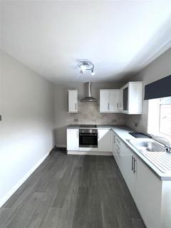 3 bedroom mews to rent, Stamford Avenue, Stalybridge SK15
