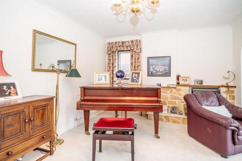 3 bedroom detached house for sale, Bartel Close, Leverstock Green, Hertfordshire, HP3 8LX