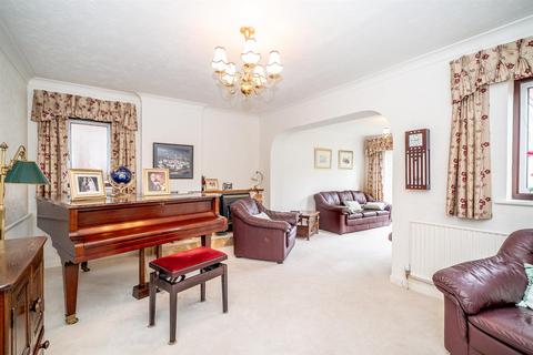 3 bedroom detached house for sale, Bartel Close, Leverstock Green, Hertfordshire, HP3 8LX