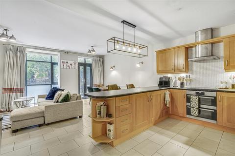 2 bedroom flat for sale, Putney Bridge Road, Putney