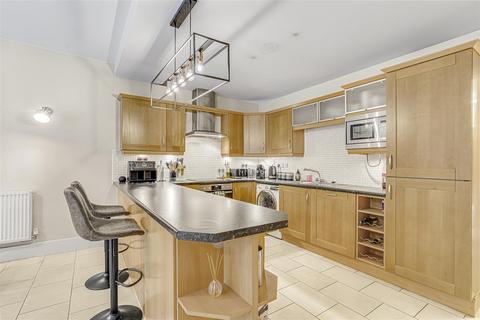 2 bedroom flat for sale, Putney Bridge Road, Putney