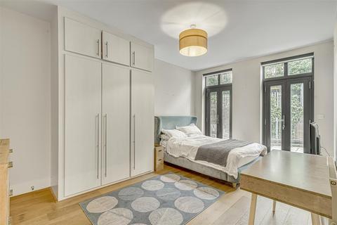 2 bedroom flat for sale, Putney Bridge Road, Putney