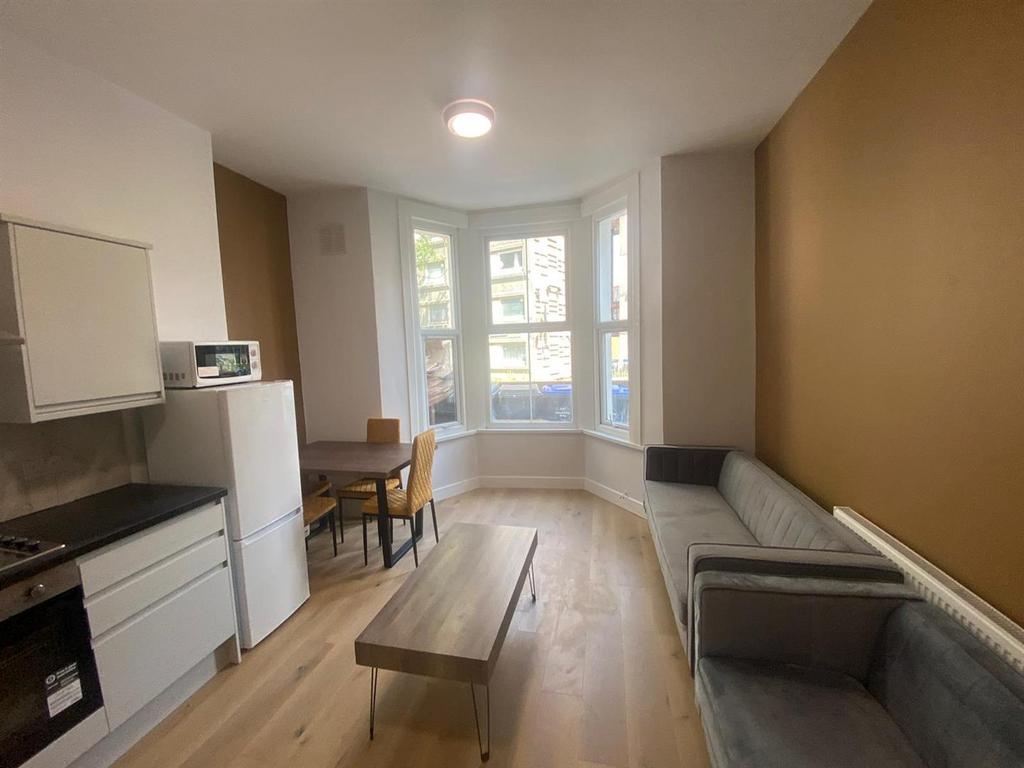 Kitchen/Living Room